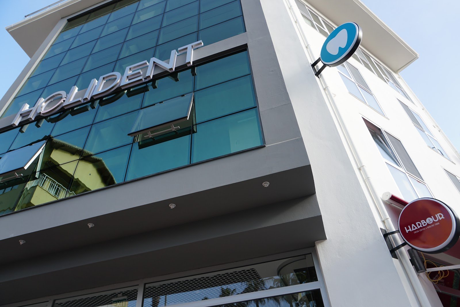 Holident Dental Hospital