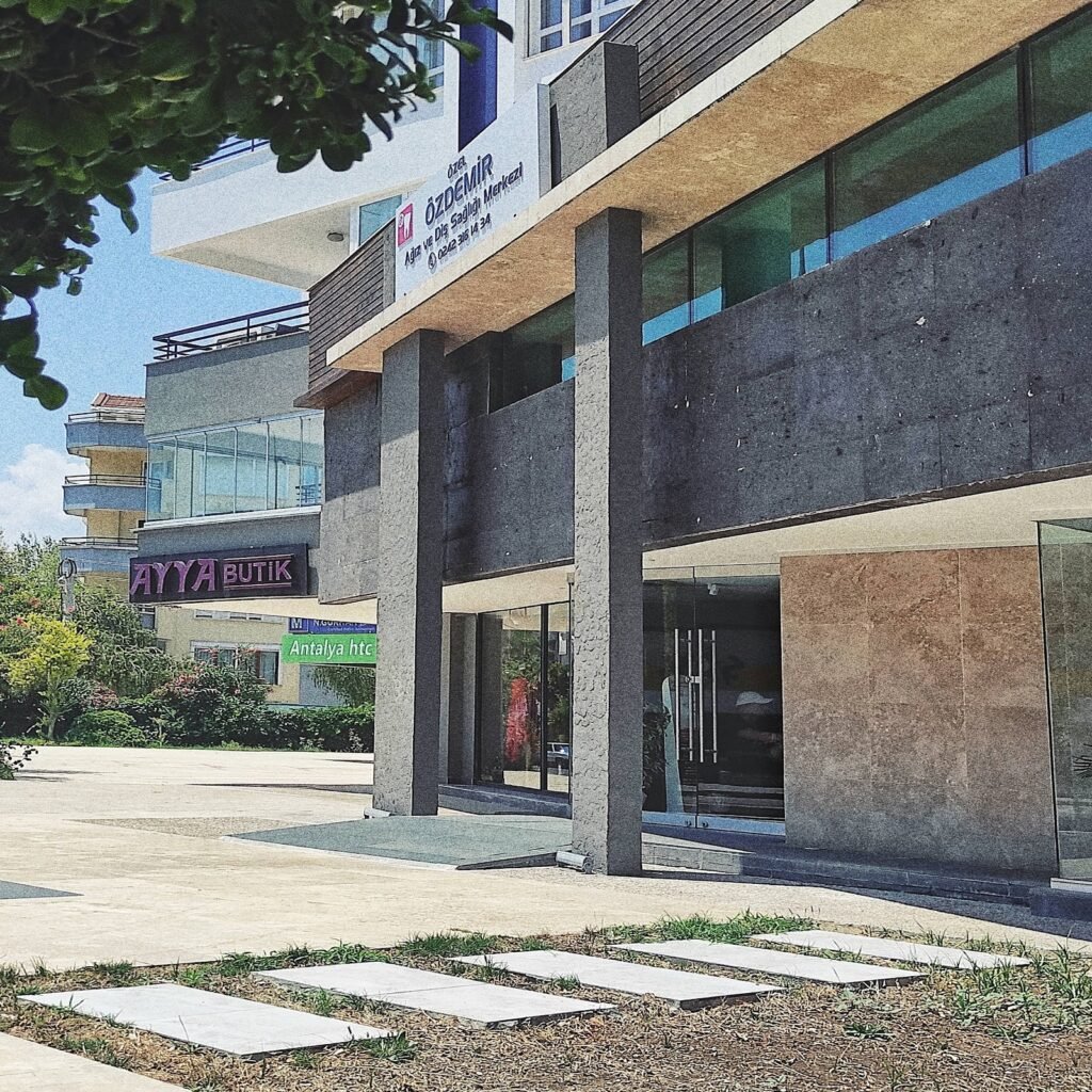 Özdemir Dental Center Antalya