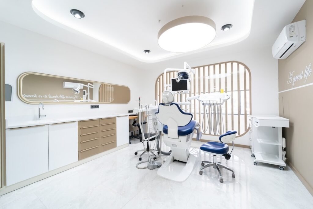 Universal Dental Turkey Kepez