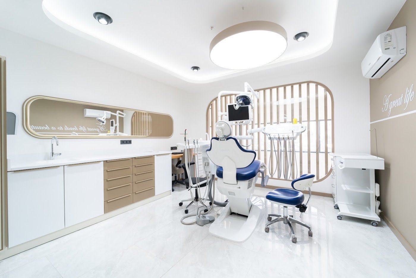 Universal Dental Turkey Kepez
